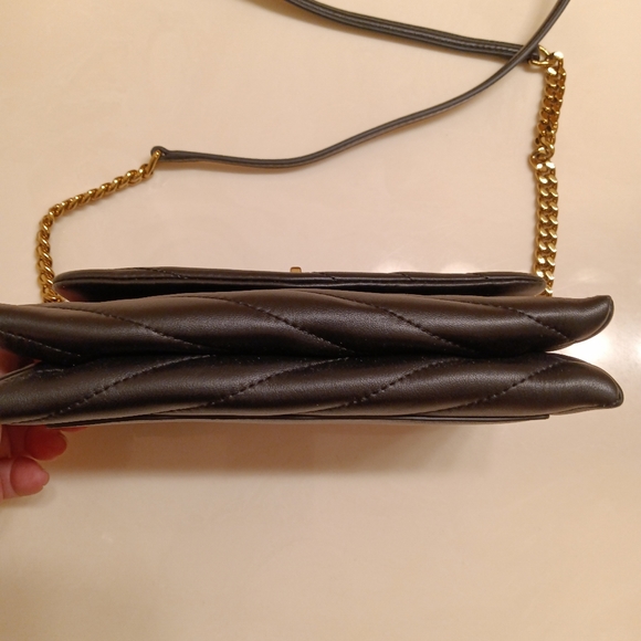 Tory Burch designer mini bags Kira Chevron Chain Wallet in Black mainTory Burch - Picture 12 of 13